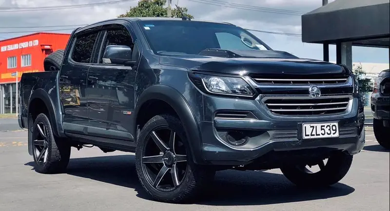 Bonnet Scoop Small - Colorado 2017 - 2019 1