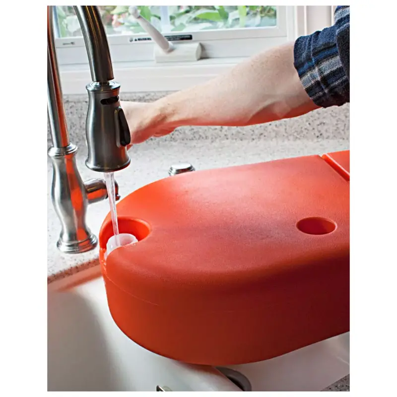 Dakota 283 Dine N Dash - Feeding & Watering System 3