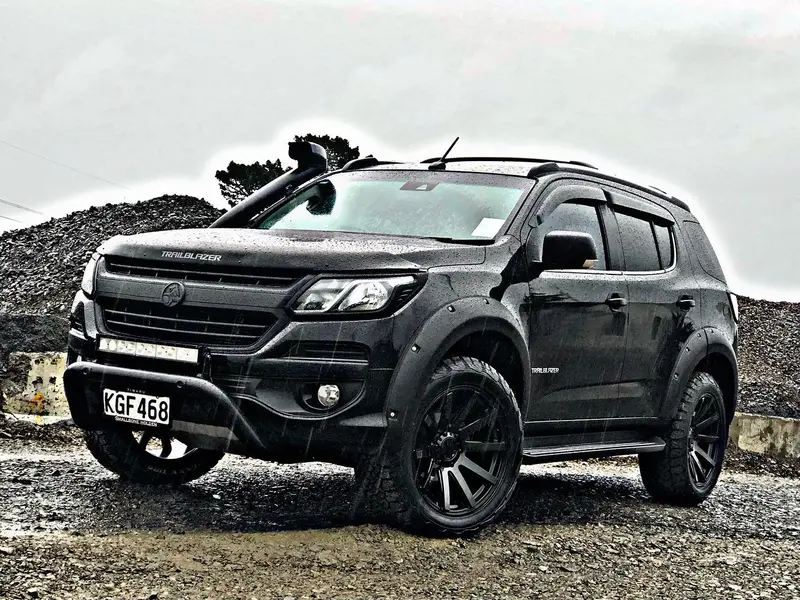 Holden Trailblazer - Bolt Flares 1