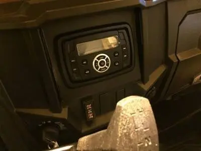 Mid-Size Ranger In-Dash Bluetooth Stere 1