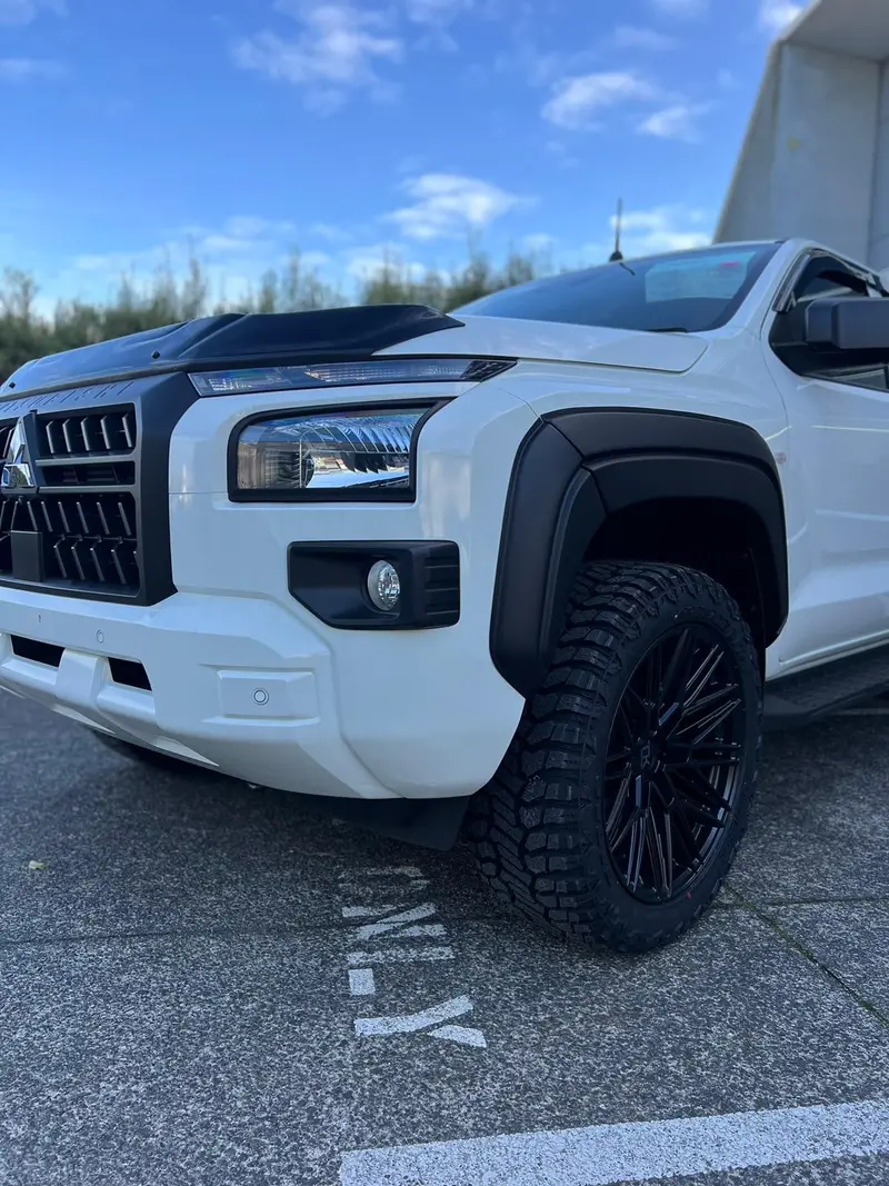 Mitsubishi Triton 2023+ Smooth Style Fender Flares 1