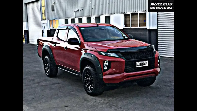 Mitsubishi Triton Bonnet Guard & Visor Combo 2019+ 1