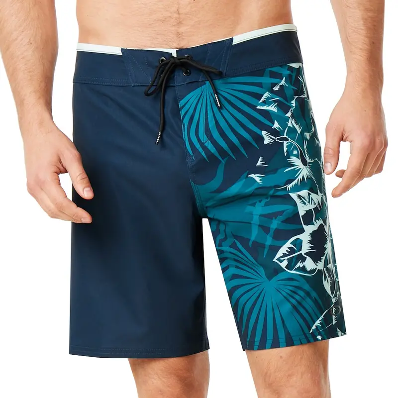 Oakley Biscuit Flower Surf Boardshorts – 18-Inch Seamless Fit