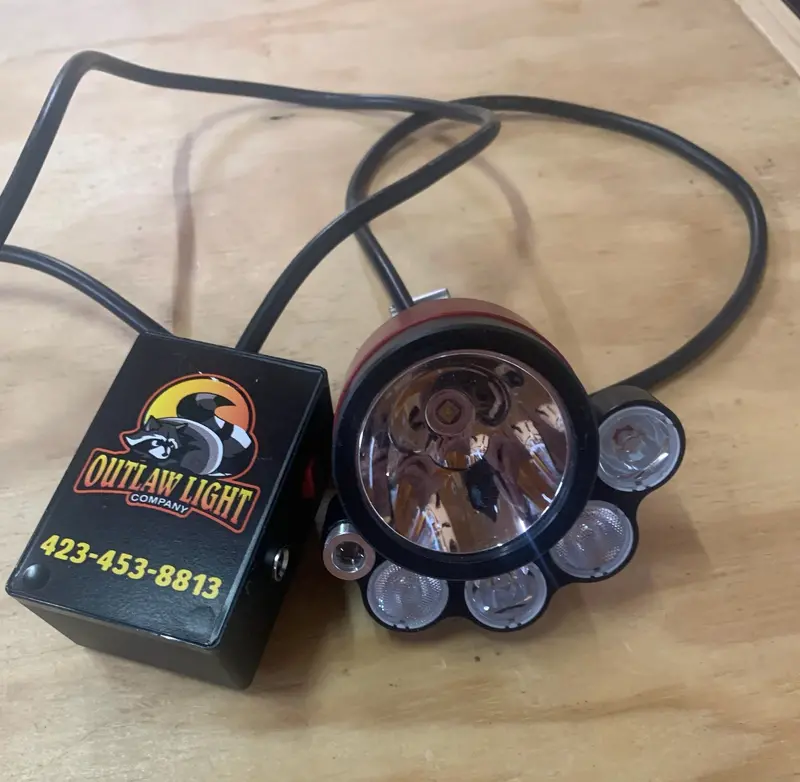 Outlaw Original Ace Pro Long Cord Light (Double Walk Lights With 2 Colors) 2