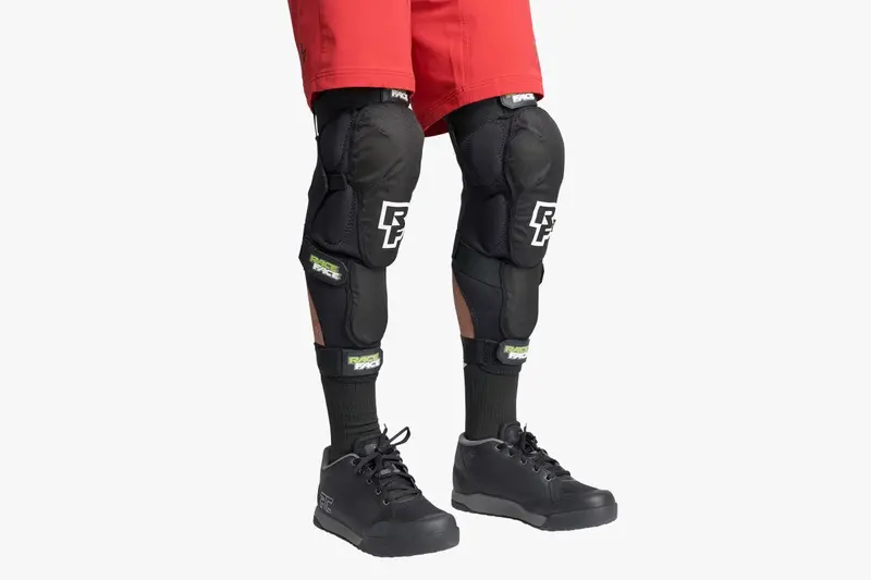 Race Face Flank Leg Guard Mtb Protective Gear - Stealth 1