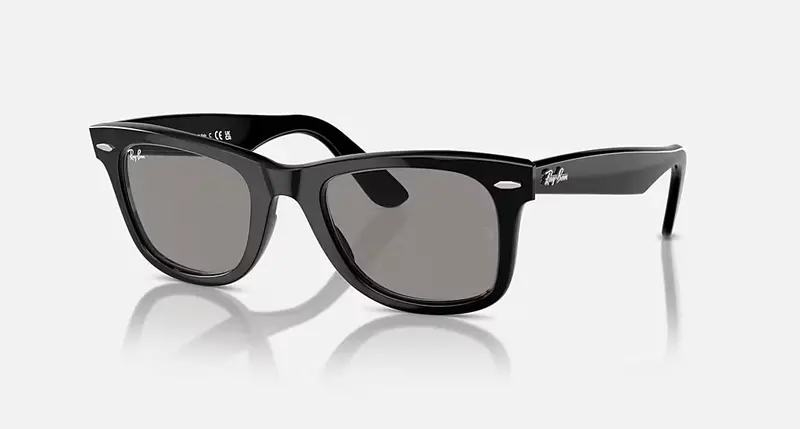 Ray-Ban Wayfarer Unisex Lifestyle Sunglasses 1
