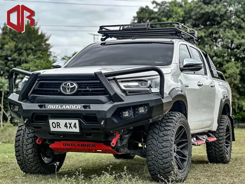 Toyota Hilux 2020 - 2025 Outlander Hooped Bullbar 1